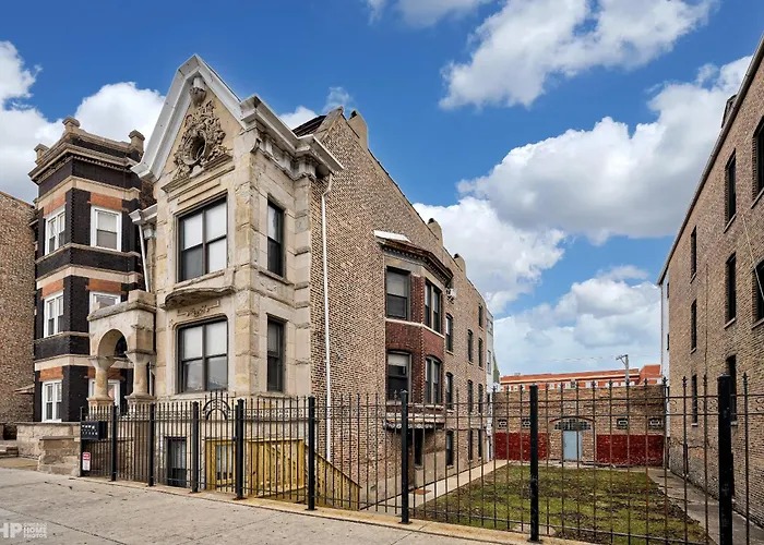 Newly Renovated In The Heart Of Pilsen Appartement *